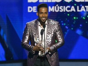 Romeo Santos obtiene cuatro premios en los Billboard de la Música Latina Romeo Santos obtiene cuatro premios en los Billboard de la Música Latina