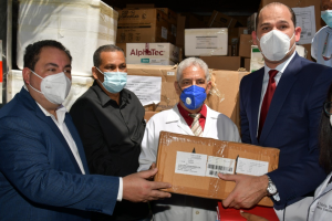 Promese/Cal entrega medicamentos al hospital Vinicio Calventi