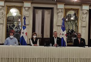 Presidente Luis Abinader firmó este viernes la declaración de Chapultepec