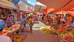 SANTIAGO RODRIGUEZ: Feria de los sábados, venta de vegetales a granel