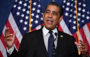 Adriano Espaillat será declarado como el dominicano del año en los EE.UU.