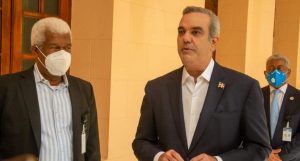 Luis Abinader “mudo” sobre arrestos hermanos Medina y 8 exfuncionarios