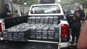 Ocupan 362 paquetes drogas en Baní; 52 kilos y 143 plantas marihuana en SD