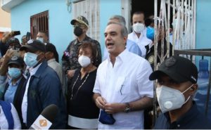 Presidente entrega RD$126 millones para Los Alcarrizos; cita prioridades