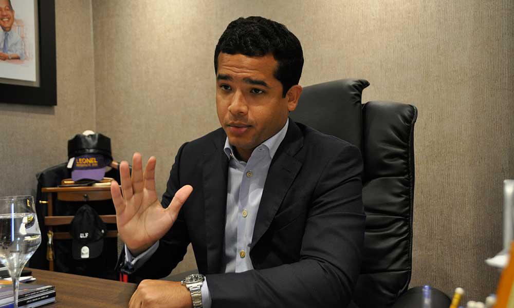 Omar Fernández pide Abinader llevar hasta 2021 programas de ayudas imagen