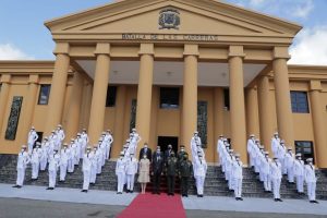 Presidente encabeza graduación 43 cadetes Academia Batalla Las Carreras