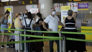 La OPS insta a los países a no exigir pruebas de covid-19 a los viajeros