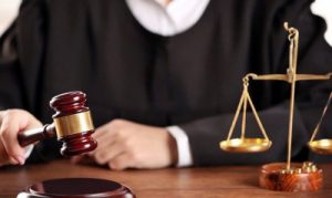 Envían a juicio a 6 acusados de violar grupalmente a una joven