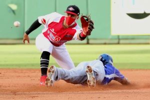 Leones del Escogido derrotan Tigres del Licey; Aguilas vencen a Gigantes