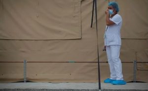 La OMS registra nuevo récord diario de casos de covid, con casi 800.000