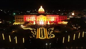 Inicia la Navidad en Palacio Nacional con acto de encendido de arbolito