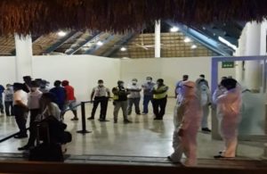 Están aislados en una base naval 34 dominicanos llegaron de Inglaterra