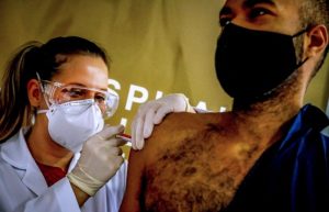 México, Chile y Costa Rica empiezan a vacunar; Argentina está «a la espera»