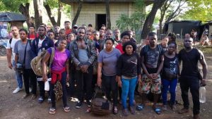 Detienen una treintena de migrantes haitianos en Honduras