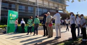 Frente Amplio recoge firmas para querella contra exfuncionarios