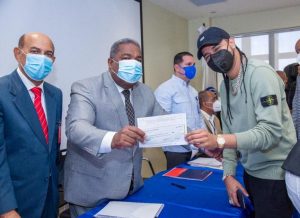 Gabinete Política Social entrega fondos a la industria musical de RDominicana