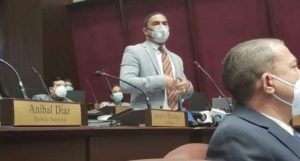 Sadoki niega agrediera a mujer policía; Cámara Diputados investigará su caso