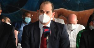 Gobierno garantiza medicamentos e insumos para hospitales y farmacias