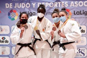 Judocas Silvestre y Morillo obtienen oro y plata en campeonato de España