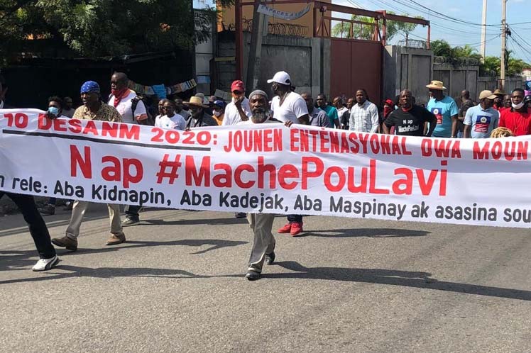 Miles de haitianos marchan contra la inseguridad, la impunidad y la vida imagen