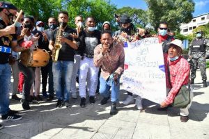 Cantantes y músicos rechazan plan de ayuda estatal dispuesto por Gobierno