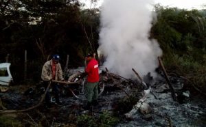 Se estrella avioneta cargada de drogas en Oviedo; hay un muerto y un herido