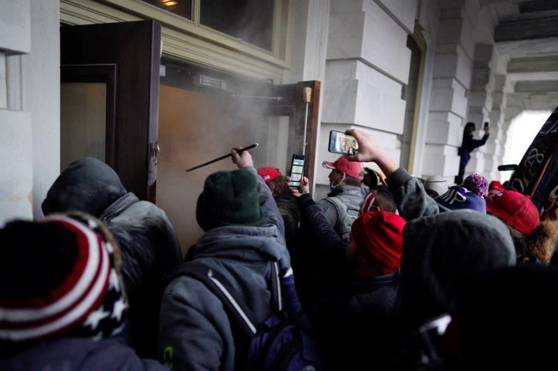 EU: El FBI alerta sobre «protestas armadas» contra resultado electoral imagen