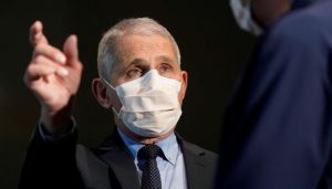 Fauci admite atraso en la vacunación en EE.UU. pero dice que se acelerará