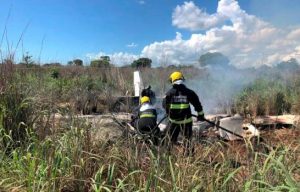 Presidente y cuatro futbolistas club brasileño mueren en accidente aéreo