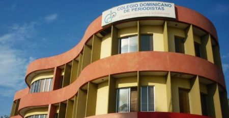 Gremios piden al Presidente agilizar pensiones a periodistas
