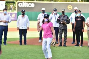 Aguilas derrotan Gigantes y obtienen segunda victoria final beisbol de la RD