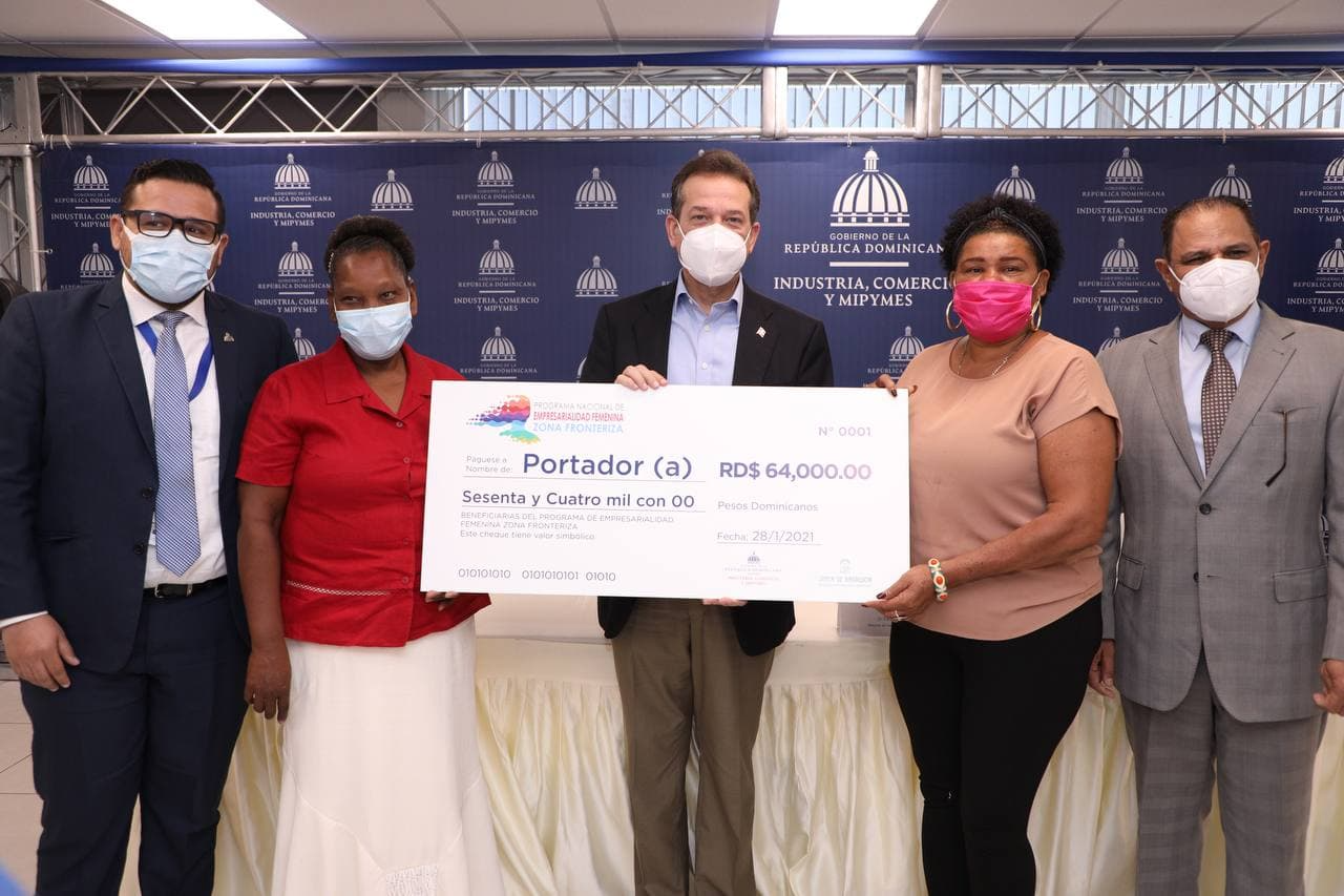 MICM y AACID dinamizan economía zona fronteriza con apoyo a mujeres imagen