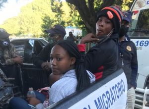 SANTIAGO: Migración dice detuvo a decenas de haitianos indocumentados