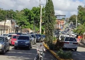 INFORME TURISTICO: Visitantes saturan la carretera de Jarabacoa