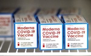 La Unión Europea aprueba la vacuna de Moderna contra la COVID-19