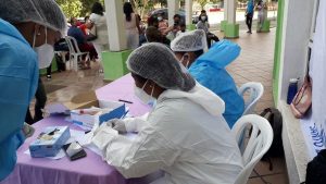 Salud realiza pruebas PCR a 200 atletas en el Parque Deportivo del Este