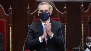 Presidente Abinader promete construir un «silicon beach» en R.Dominicana