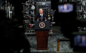 EU: Biden dice acabar el cáncer será su próximo gran esfuerzo científico