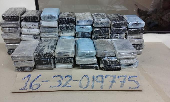 Ocupan 103 paquetes de cocaína en una lancha procedente de Sudamérica