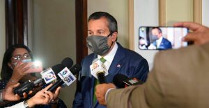 Medio Ambiente: «En el caso de Loma Miranda respetaremos Constitución»