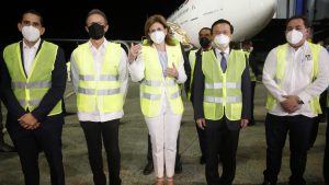 La Rep. Dominicana recibe 768.000 vacunas chinas para combatir covid-19