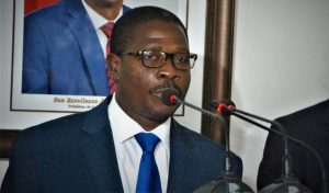 Gobierno de Haití acusa a juez Joseph Mécene de violar las leyes del país