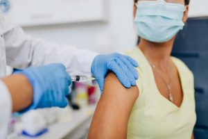 EU ha vacunado ya al 10 % de su población contra la covid-19