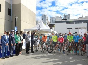 Banderazo salida en Torre Banreservas dio inicio cuarta etapa Vuelta Ciclística