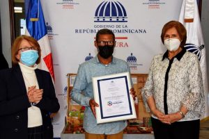 Cultura entrega Premio Nacional de Artesanía en República Dominicana