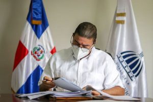 Camacho da negativo segunda prueba del Covid y se reintegra a sus labores