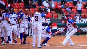 Dominicanos Robinson Canó y Juan Lagares lideran Serie del Caribe 2021