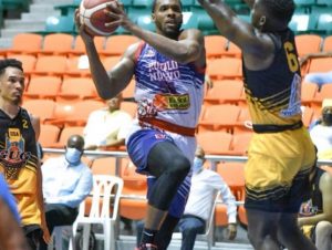 Pueblo Nuevo derrota GUG y empata la serie final del basquet de Santiago