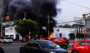 Muere joven de 25 años en incendio en una Farmacia Los Hidalgos, en SD