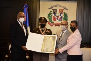 Cámara de Diputados reconoce a dominicana teniente coronel de EU